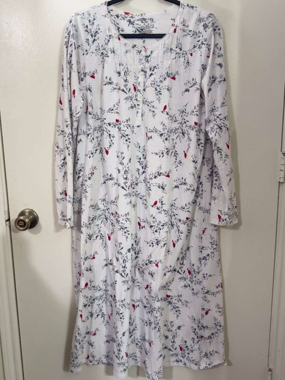 Croft & Barrow Intimates M Long Sleeve Nightgown White W/ Cardinals Floral